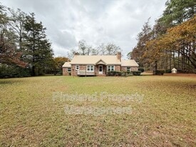352 Tc Jones Rd in Raeford, NC - Building Photo