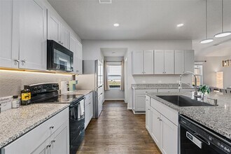 6021 Roderick Dr in Austin, TX - Building Photo - Building Photo