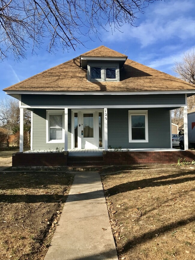 property at 125 S Glenn St