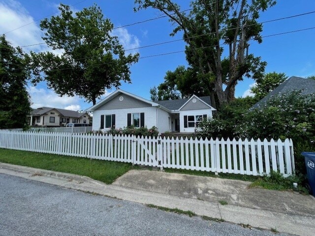property at 202 N 6th St