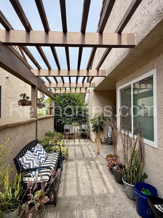 1230 Granada Way in San Marcos, CA - Building Photo - Building Photo