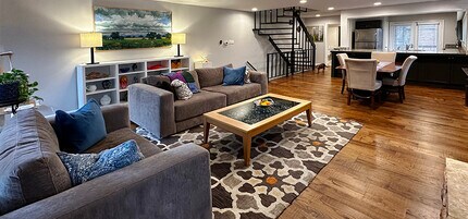 8710 Park Ln in Dallas, TX - Foto de edificio - Building Photo