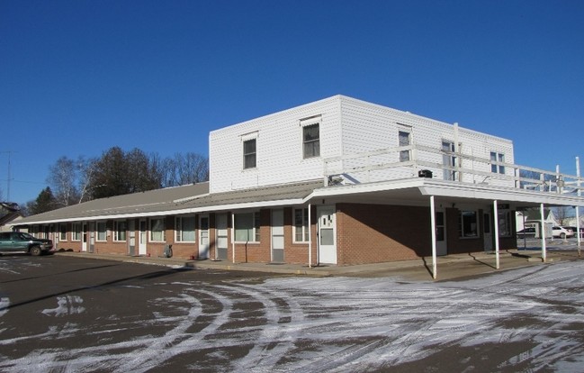 Cameron Motel Apartments in Cameron, WI - Building Photo - Building Photo