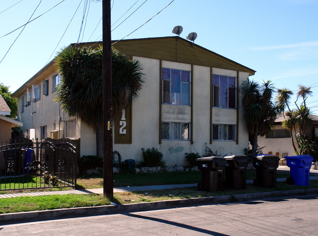 212 W Buckthorn St in Inglewood, CA - Foto de edificio - Building Photo