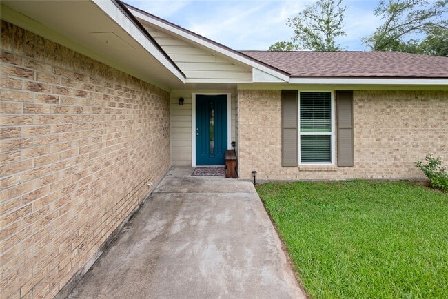 19661 Lazy Ln in Porter, TX - Foto de edificio - Building Photo