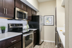 Arbors at Wolf Pen Creek Apartments in College Station, TX - Building Photo
