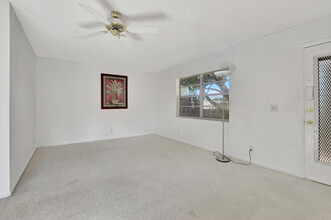 472 Normandy J in Delray Beach, FL - Building Photo - Building Photo