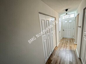 9963 Capperton Dr in Oakton, VA - Building Photo - Building Photo