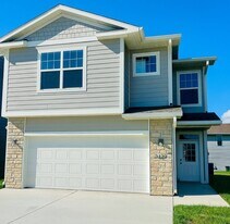 5430 153rd St in Urbandale, IA - Building Photo