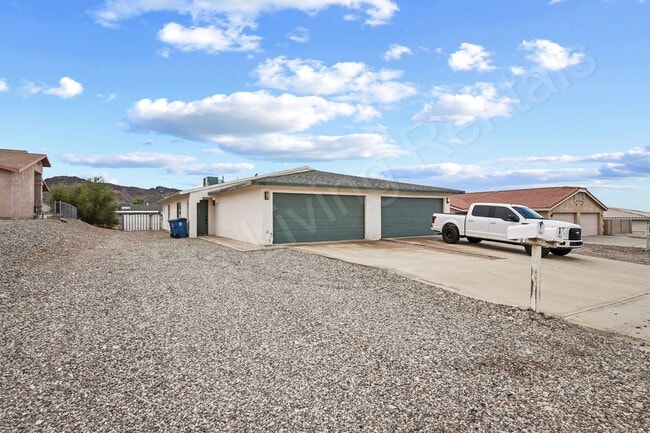 3240 Osborn Dr in Lake Havasu City, AZ - Building Photo - Building Photo
