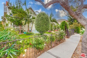 2010 5th Ave in Los Angeles, CA - Building Photo - Building Photo