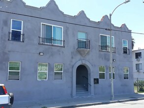 HAP PARTNERS V LLC-4234 in Los Angeles, CA - Building Photo - Building Photo
