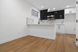 13538 110a Ave NW in Edmonton, AB - Building Photo