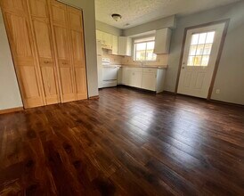 106 West Paradise Street in Orrville, OH - Building Photo - Building Photo
