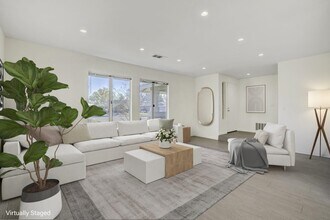 312 N Alamo Dr in Vacaville, CA - Building Photo - Building Photo