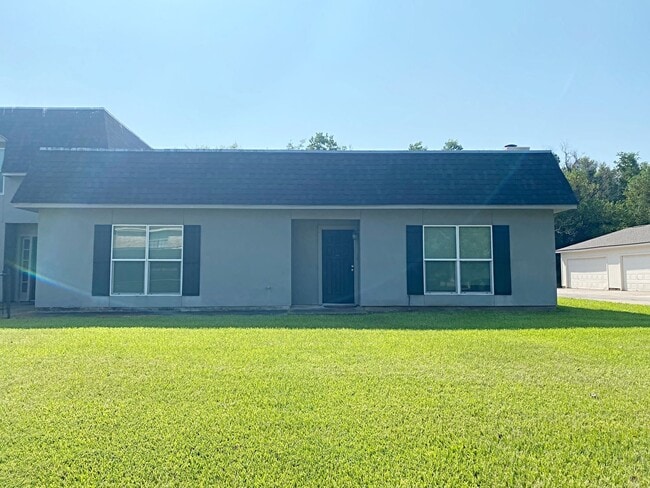 property at 3065 Willow Pl