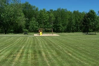 Brookwood Gardens and Manor in Clare, MI - Building Photo - Building Photo