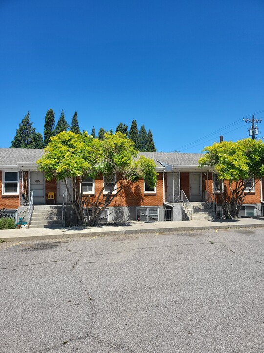 1160 S 4th Ave in Pocatello, ID - Foto de edificio