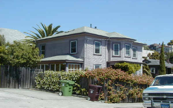 252 Frisbie St in Oakland, CA - Foto de edificio - Building Photo