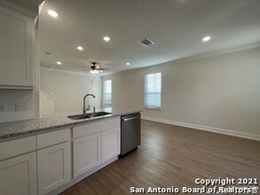 2207 Lynwood Bnd in San Antonio, TX - Building Photo - Building Photo