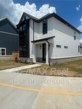 4206 W Bronco Dr in Fayetteville, AR - Building Photo - Building Photo