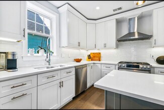 84 Flint St, Unit 2 in Somerville, MA - Building Photo - Building Photo