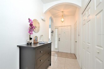 1304 S Beach Cir in Kissimmee, FL - Foto de edificio - Building Photo