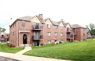 Edgewater Court Apartments