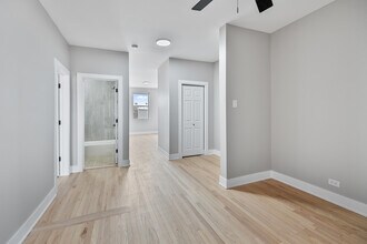 7520 N Seeley Ave, Unit 3E in Chicago, IL - Foto de edificio - Building Photo