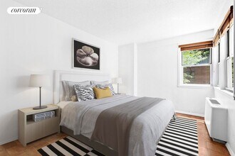 77 E 12th St in New York, NY - Building Photo - Building Photo