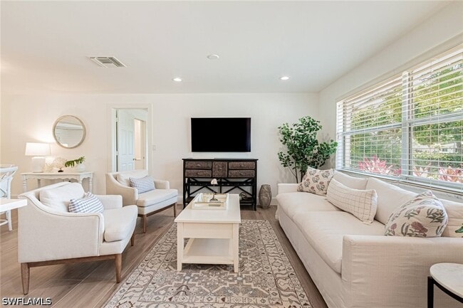 1530 Mandarin Rd in Naples, FL - Building Photo - Building Photo