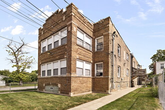 223 E 74th St in Chicago, IL - Building Photo - Building Photo