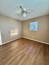 247 Robin Hood Trail in San Angelo, TX - Foto de edificio - Building Photo