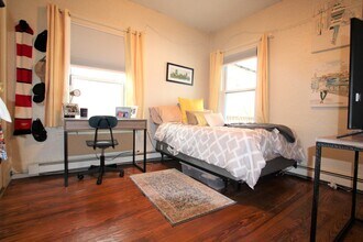 93 Hillside St, Unit 93 Hillside #3 in Boston, MA - Building Photo - Building Photo