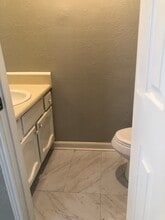 304 Loire Ave, Unit A-C in Lafayette, LA - Foto de edificio - Building Photo