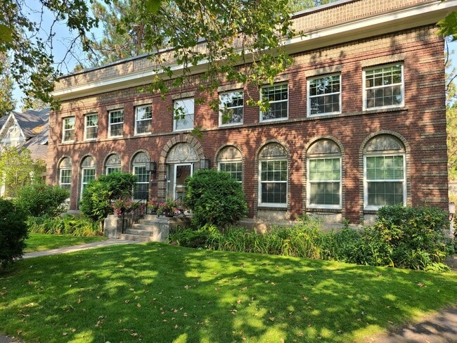 2230 W Pacific Ave in Spokane, WA - Building Photo - Building Photo