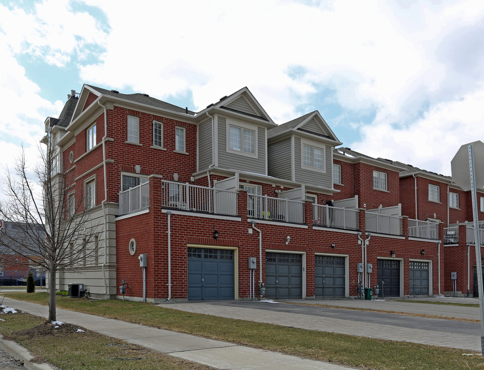 2520-2528 Bur Oak Ave in Markham, ON - Building Photo