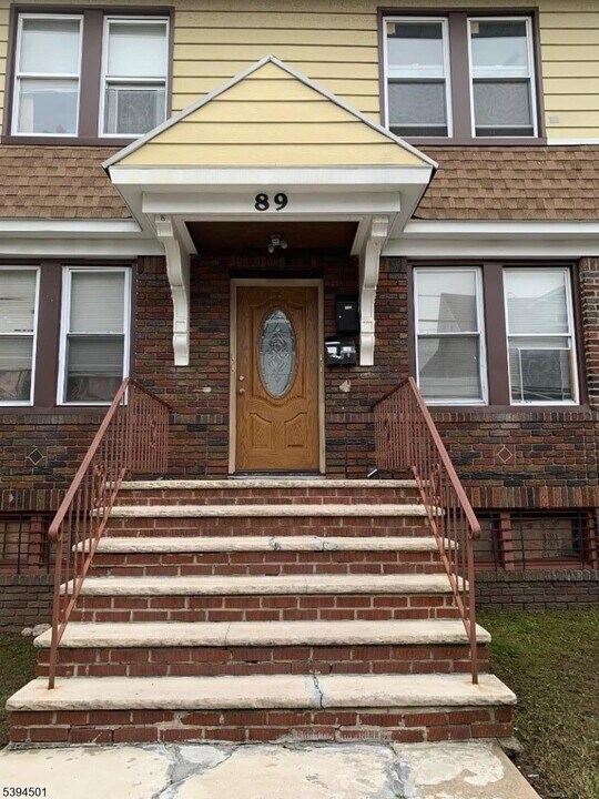 89 W Allen St in Irvington, NJ - Building Photo
