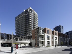 York Harbour Club in Toronto, ON - Building Photo - Building Photo