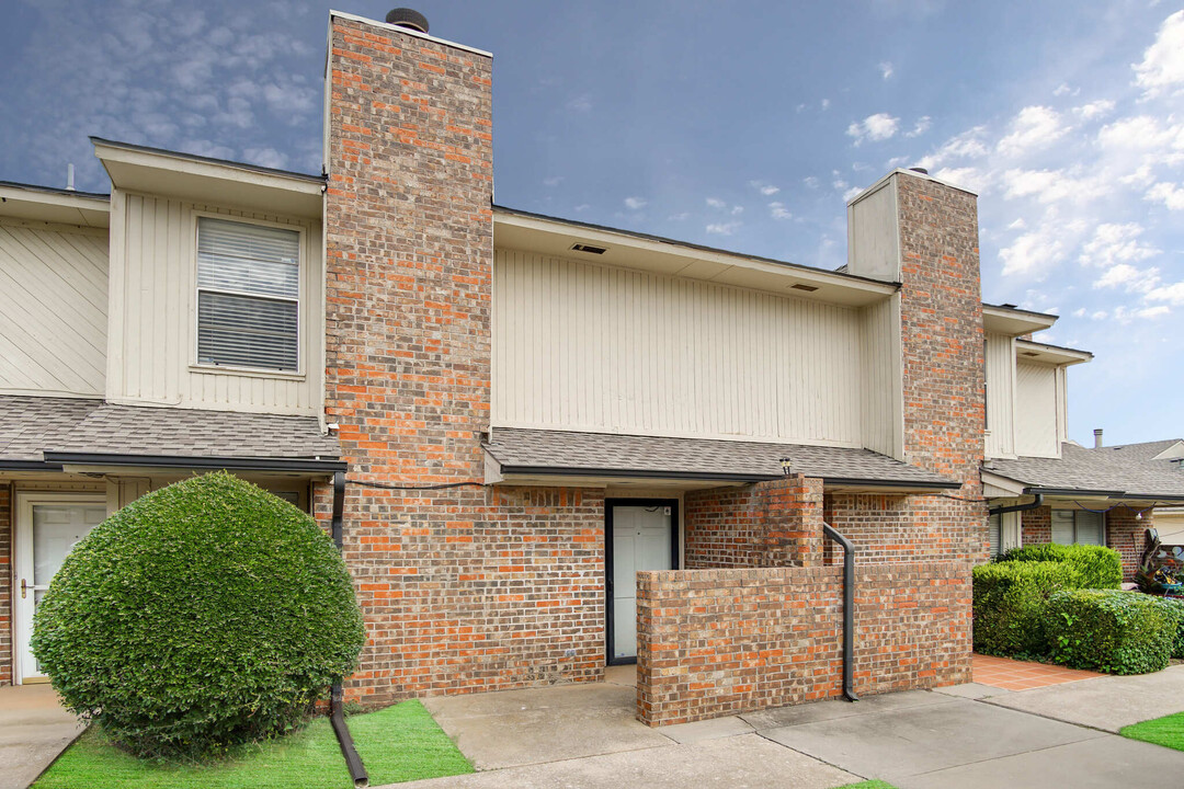 10125 N Pennsylvania Ave in Oklahoma City, OK - Building Photo