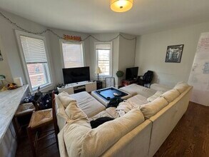 3 Hamilton Rd, Unit 2 in Somerville, MA - Building Photo - Building Photo