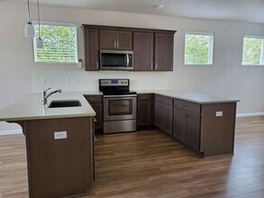 16589 SW Blanton St in Aloha, OR - Building Photo - Building Photo