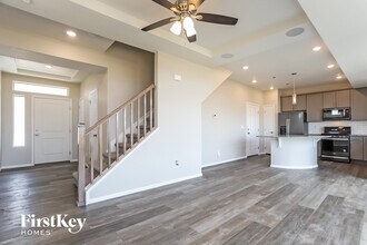 10074 Zeno St in Commerce City, CO - Foto de edificio - Building Photo