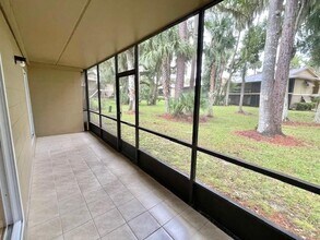 110 Cypress Woods Ct in Deltona, FL - Foto de edificio - Building Photo