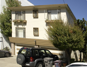 643 Beacon St in Oakland, CA - Foto de edificio - Building Photo