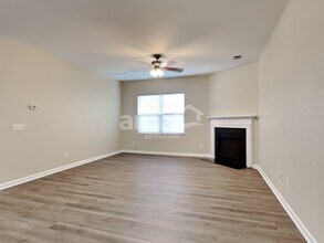 350 Iveson Rd in Summerville, SC - Foto de edificio - Building Photo