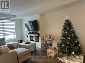 314 Laplante St in Newmarket, ON - Building Photo - Building Photo