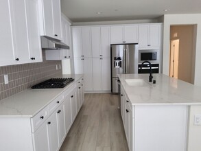 12411 Madelyn Dr in Bakersfield, CA - Building Photo - Building Photo