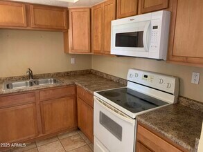 8256 E Arabian Trail in Scottsdale, AZ - Building Photo - Building Photo