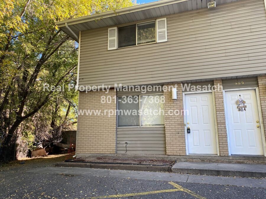 671 Candlelite Ln in Midvale, UT - Foto de edificio